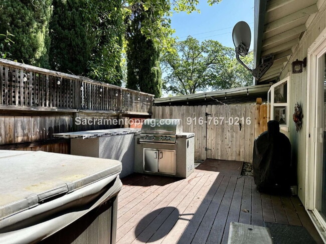 Building Photo - 1283 Live Oak Ln