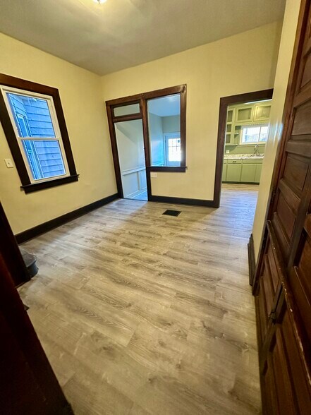 Building Photo - 735 Fountain Sq