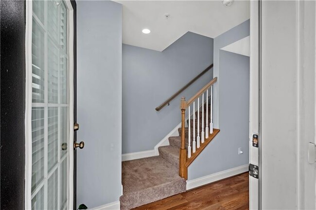 Building Photo - 2116 Westcott Ln