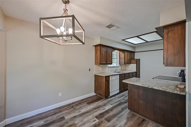 Building Photo - 1352 Breckenridge Rd