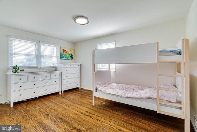 Building Photo - 7606 Jervis St