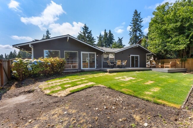 Building Photo - Fully Remodeled 4BR Rambler in Private Federal Way Community