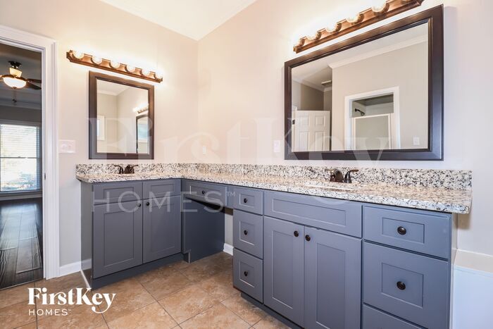 Building Photo - 2255 Hickory Path Dr