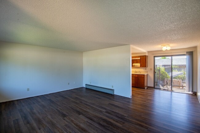 Building Photo - Fern Court Duplex