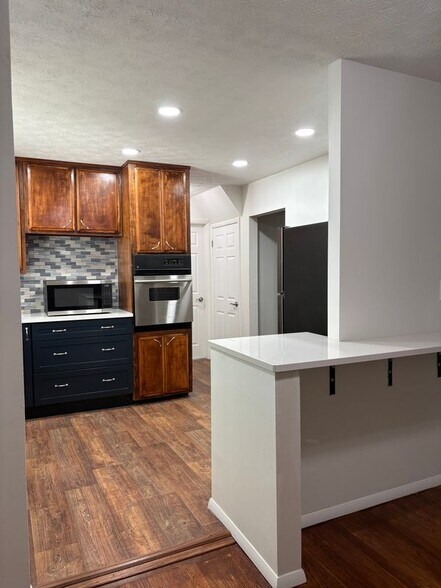 Building Photo - 1352 Meredith Dr