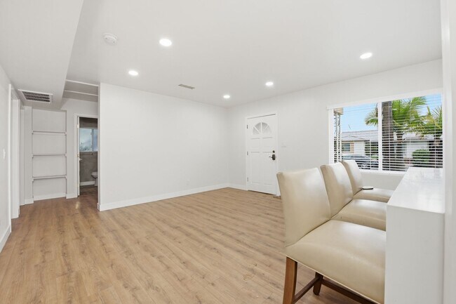 Building Photo - Brand new remodel!