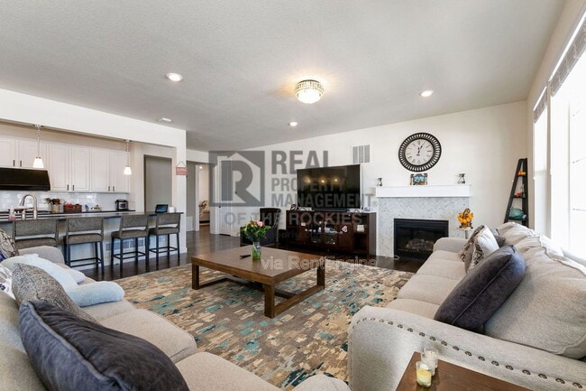 Building Photo - 2888 Fractus St