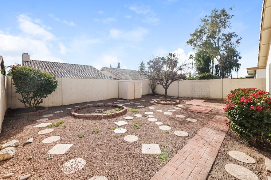 Building Photo - 1209 E Villa Rita Dr