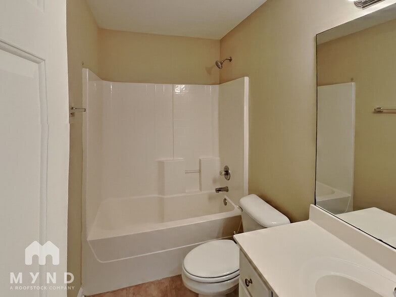 Building Photo - 1690 Cooper Lakes Dr