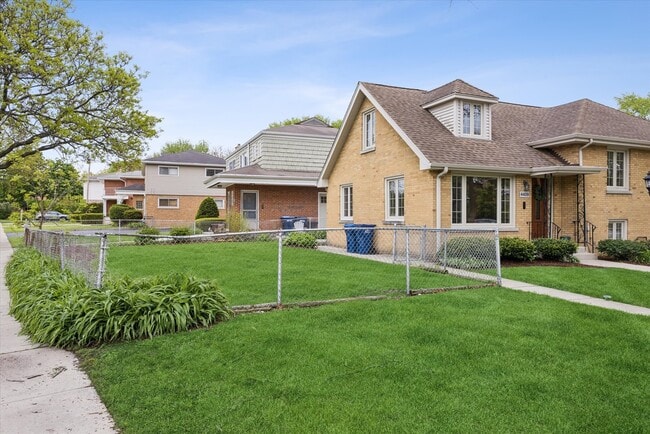 Building Photo - 4409 Clausen Ave