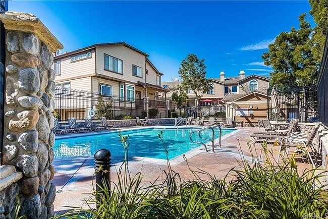Building Photo - 830 N Kintyre Dr