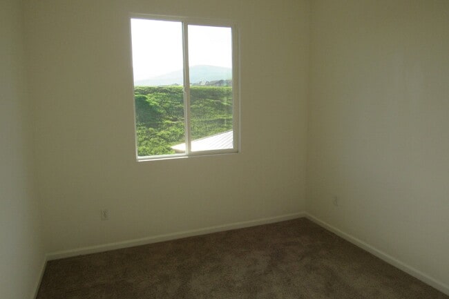 Building Photo - Gorgeous 4 Bed/2.5 Bath in Perfect Pittsburg Location