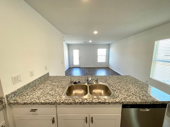 Building Photo - Brand New 3 Bedroom Home in Gated Neighbor...