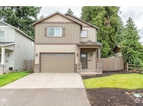 Building Photo - 3 bedroom Home Covered Patio home has AC !!!