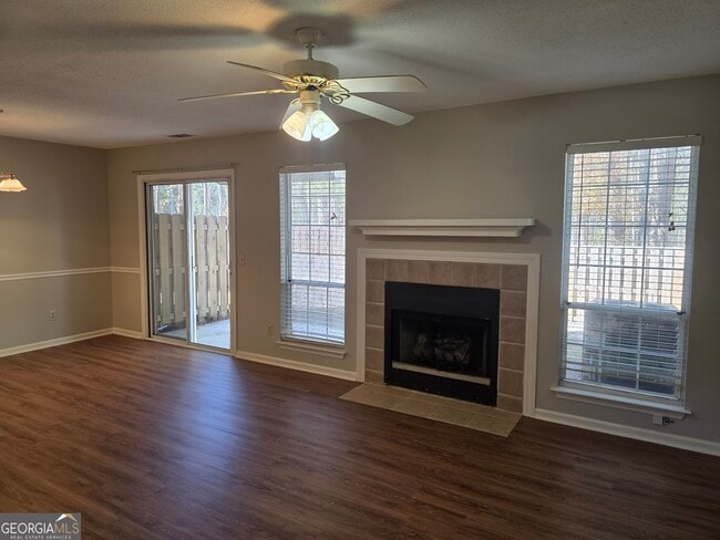 Building Photo - 102 Towne Pk Dr