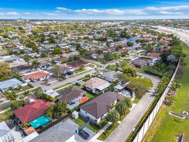 Building Photo - 17805 SW 114th Ct