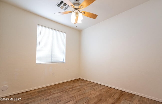 Building Photo - 27 W Camino Rancho Quito