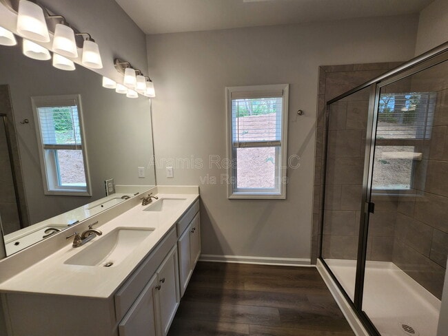 Building Photo - 5265 Wexford Ln