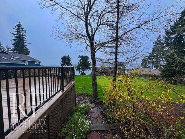 Building Photo - Vaulted 2-Bed Home with Scenic Views, Gas Fireplace & Oversized Deck