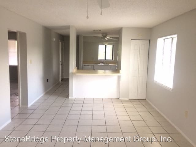 Building Photo - 2526 S Oak Ave