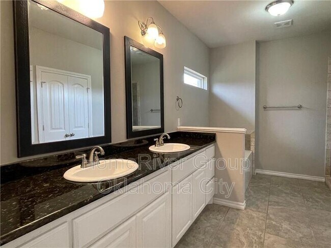 Building Photo - 8716 SW 66th Pl