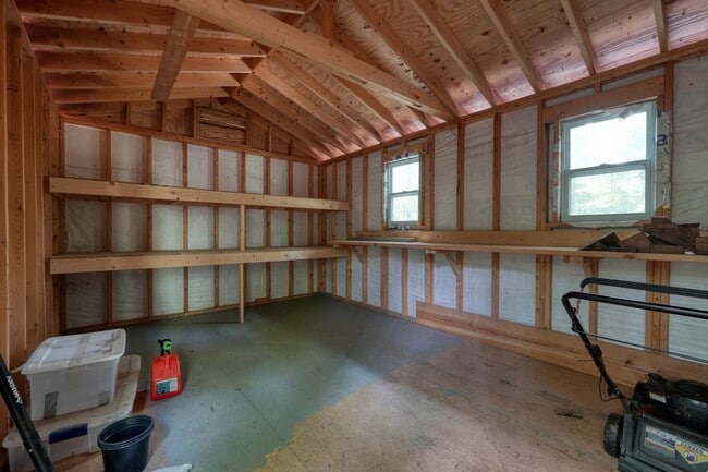 Building Photo - 2092 Wood Lake Ln