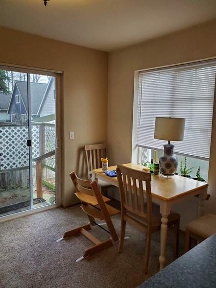 Dining area - 2908 St Paul St