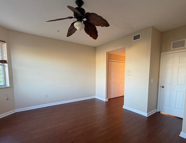 Building Photo - 4004 Shoma Dr