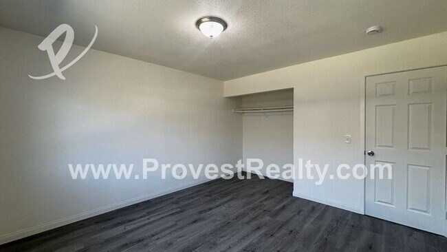 Building Photo - 11800 White Ave