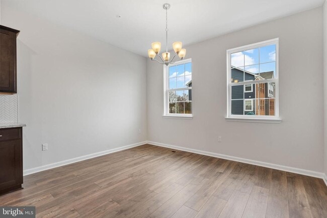 Building Photo - 5225 Manor Park Dr