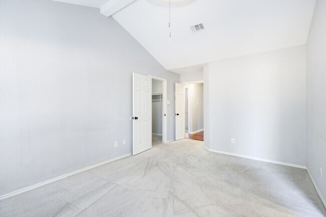 Building Photo - 128 Overbrook Dr
