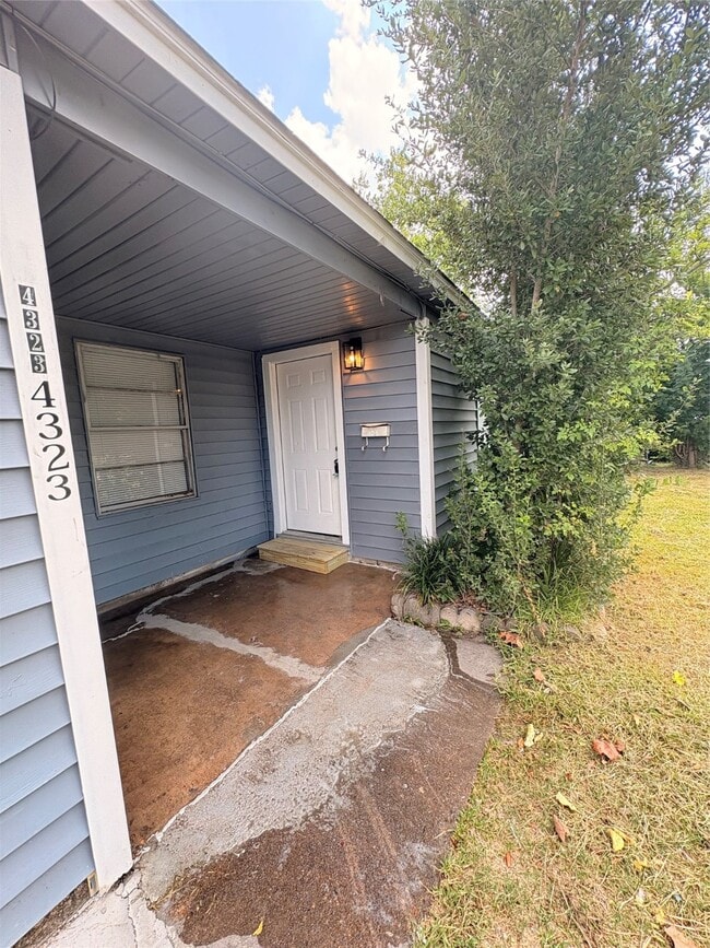 Building Photo - 4323 Groton Dr