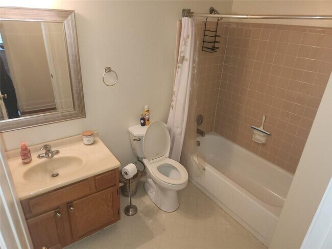 Building Photo - 1272 Westover Trace NW