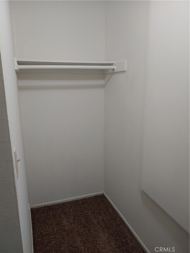 Building Photo - 16961 Green Ln