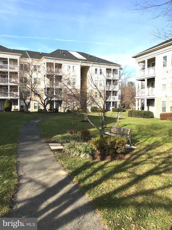 Building Photo - 13304 Kilmarnock Way