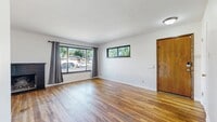 Building Photo - Spacious 3 bed/1 bath w/W/D and 2 car garage