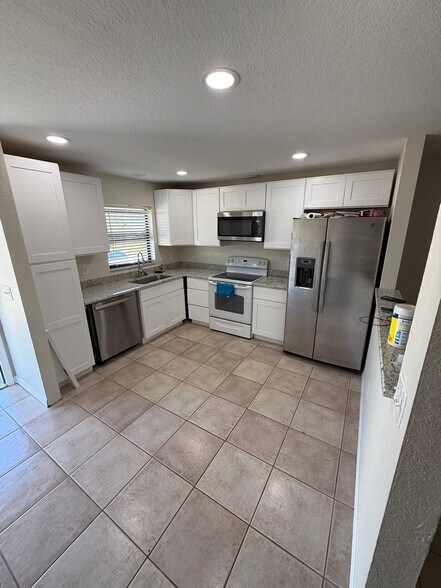 Building Photo - 1755 Florence Ave