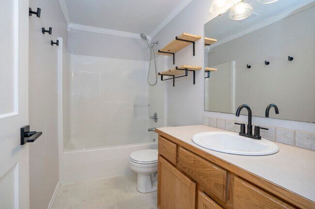 Building Photo - Exquisite 3-bedroom, 2-full bath Home in Puyallup