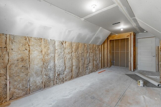 Building Photo - 5012 Oop Rd