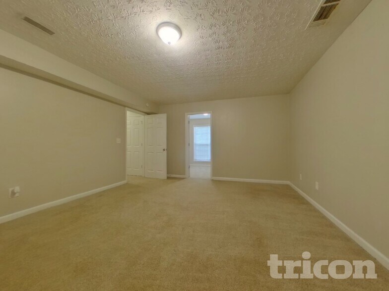 Building Photo - 1619 Spring Hill Ct