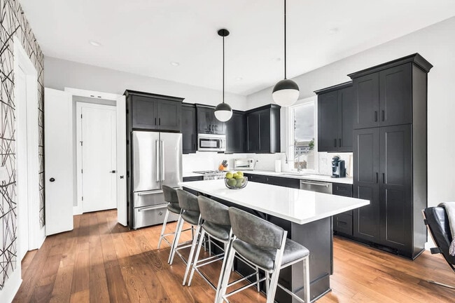 Building Photo - 1332 3rd Ave N