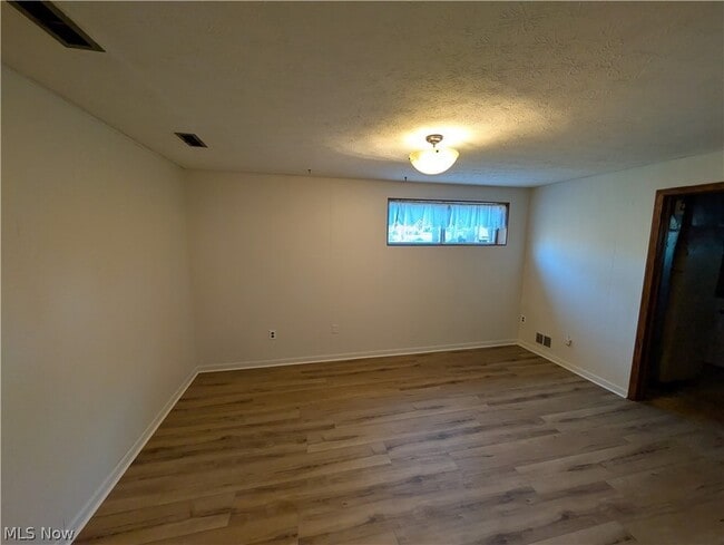 Building Photo - 3792 Baumberger Rd