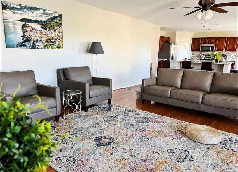Primary Photo - 17464 W Caribbean Ln
