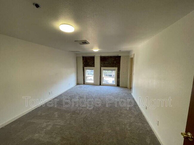 Building Photo - 122 I St