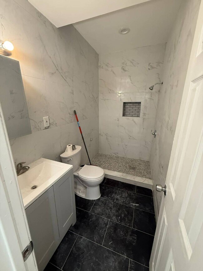 Building Photo - 246-04 Jericho Tpke