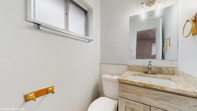 Building Photo - 1317 Mackinaw Ave