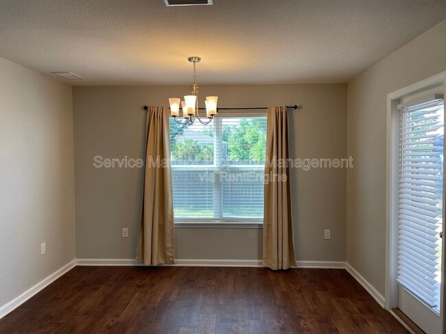 Building Photo - 3481 Quail Dr