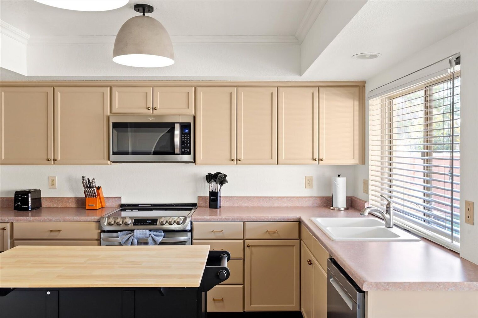 Building Photo - 6214 W Riviera Dr