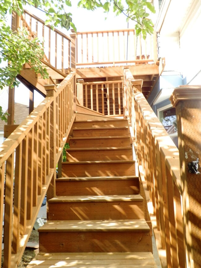 Building Photo - 900 21st Ave