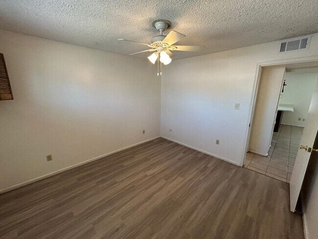 Building Photo - 1851 E University Dr